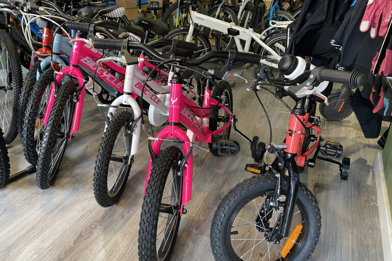 Con 2 Pedales - Servicios - Venta de Bicicletas