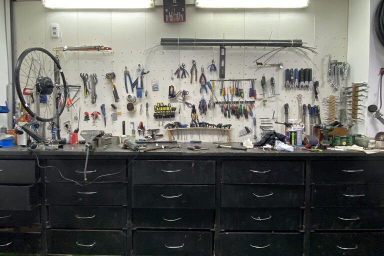 Con 2 Pedales - Taller - Servicio profesional y atención personalizada